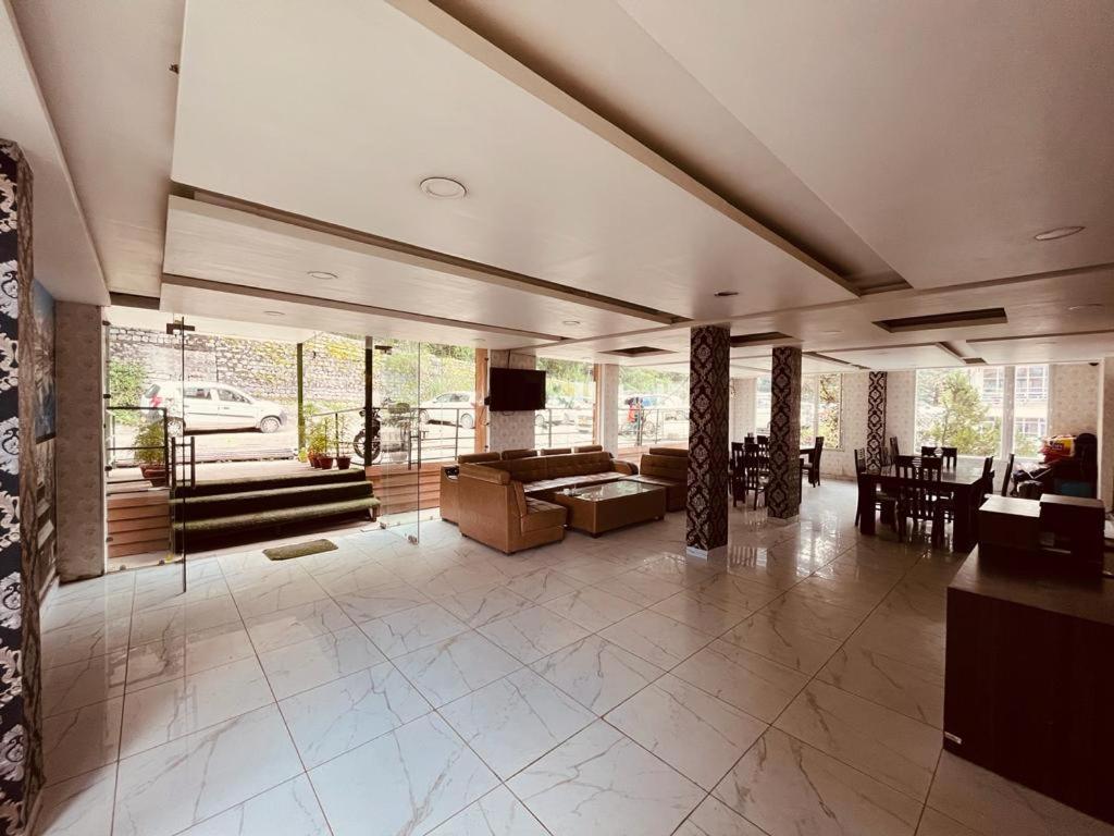 Hotel Royal Residency Manāli エクステリア 写真
