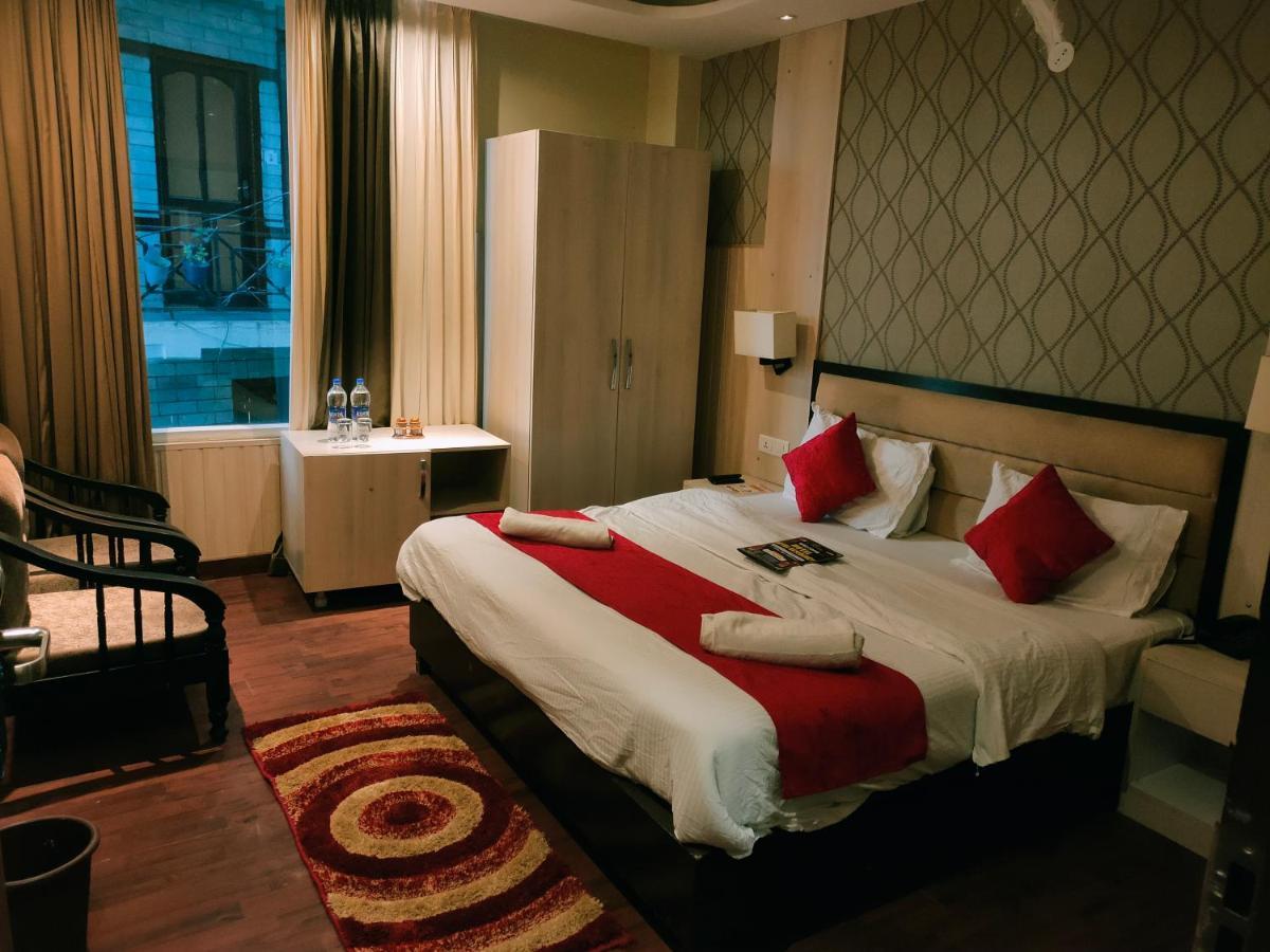 Hotel Royal Residency Manāli エクステリア 写真