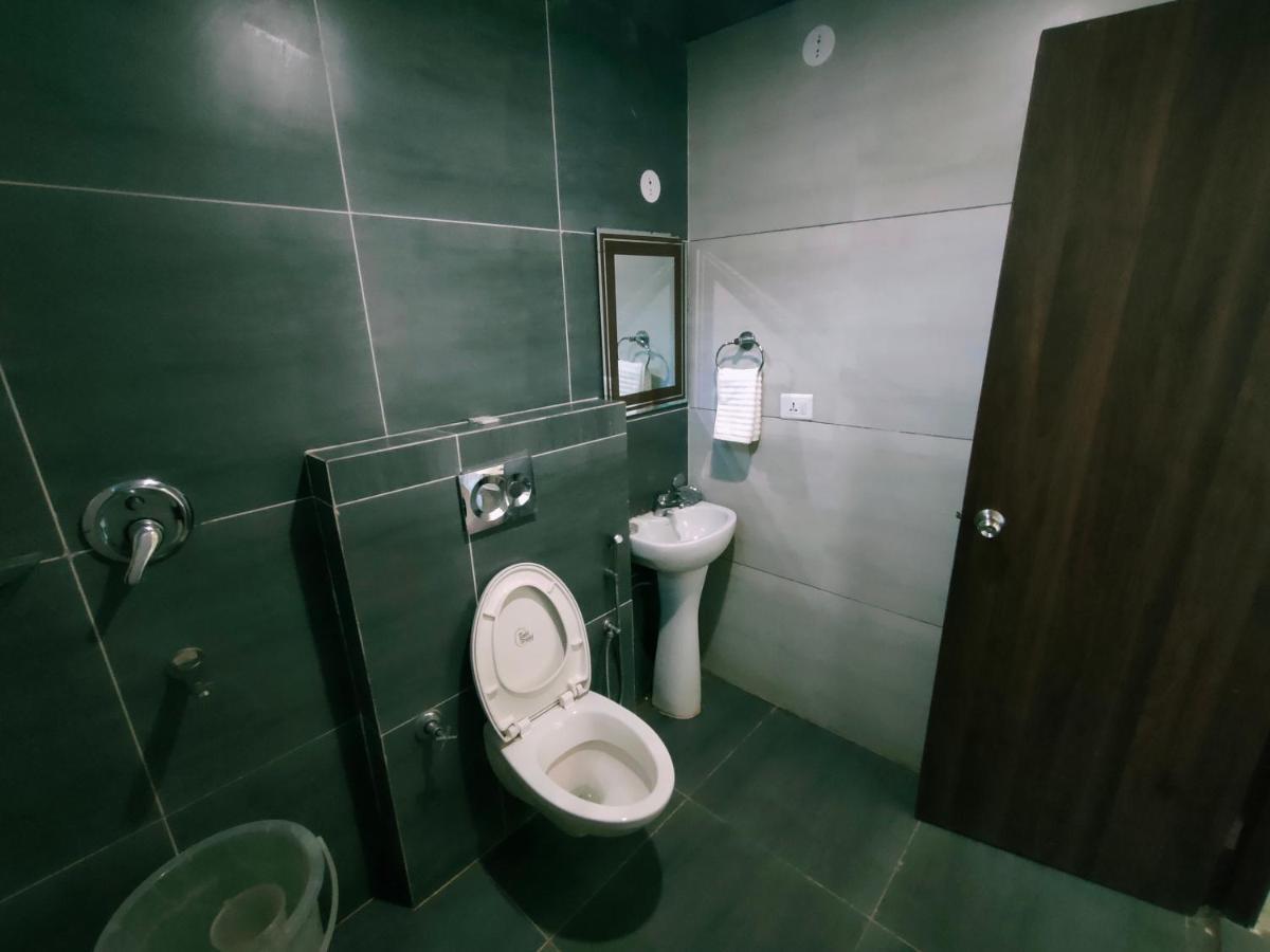 Hotel Royal Residency Manāli エクステリア 写真
