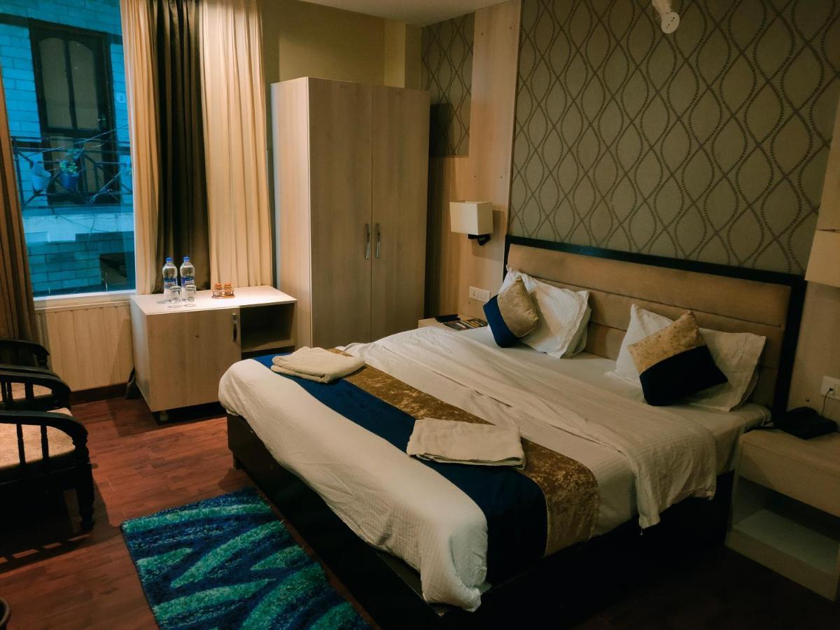 Hotel Royal Residency Manāli エクステリア 写真