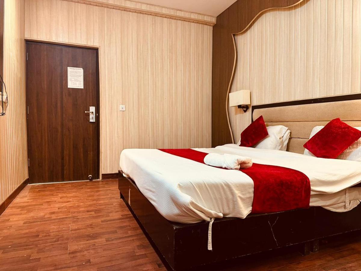 Hotel Royal Residency Manāli エクステリア 写真