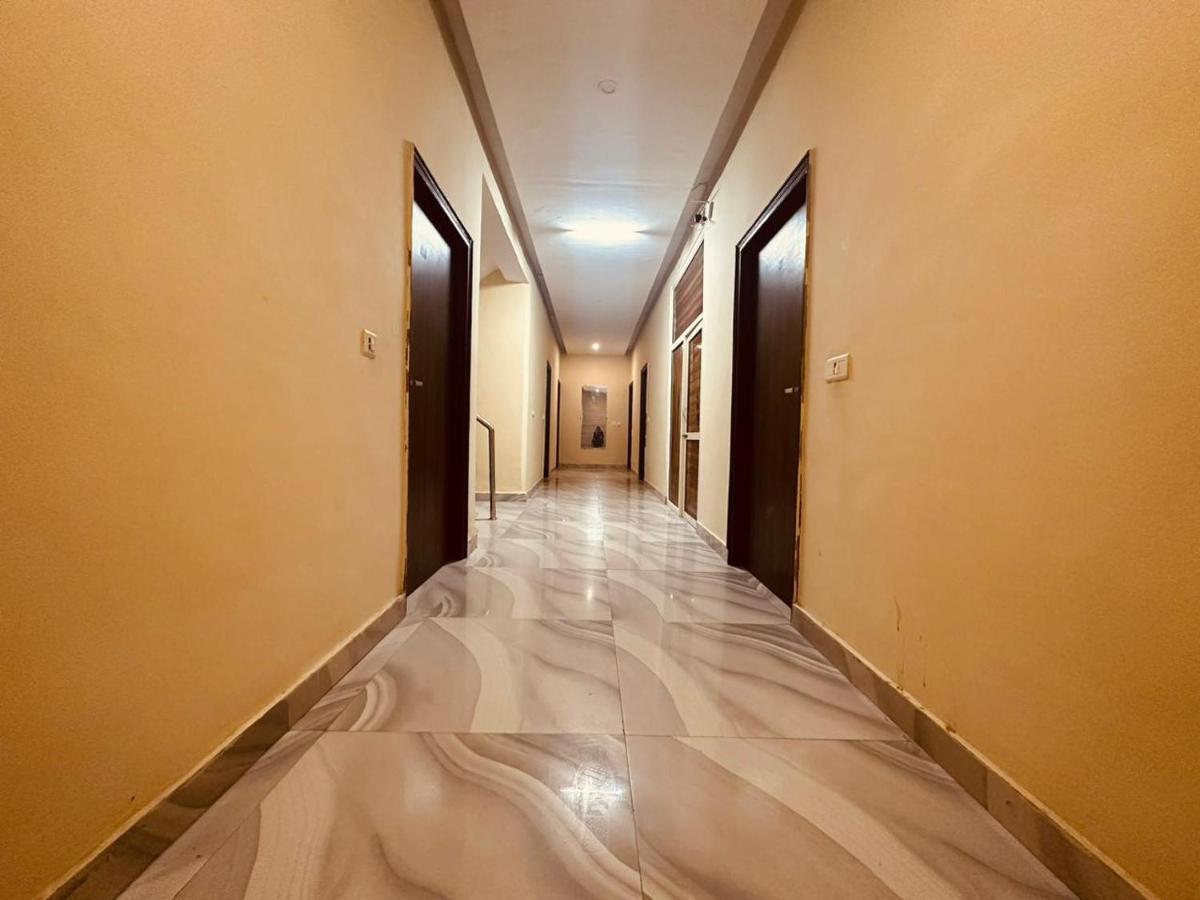 Hotel Royal Residency Manāli エクステリア 写真