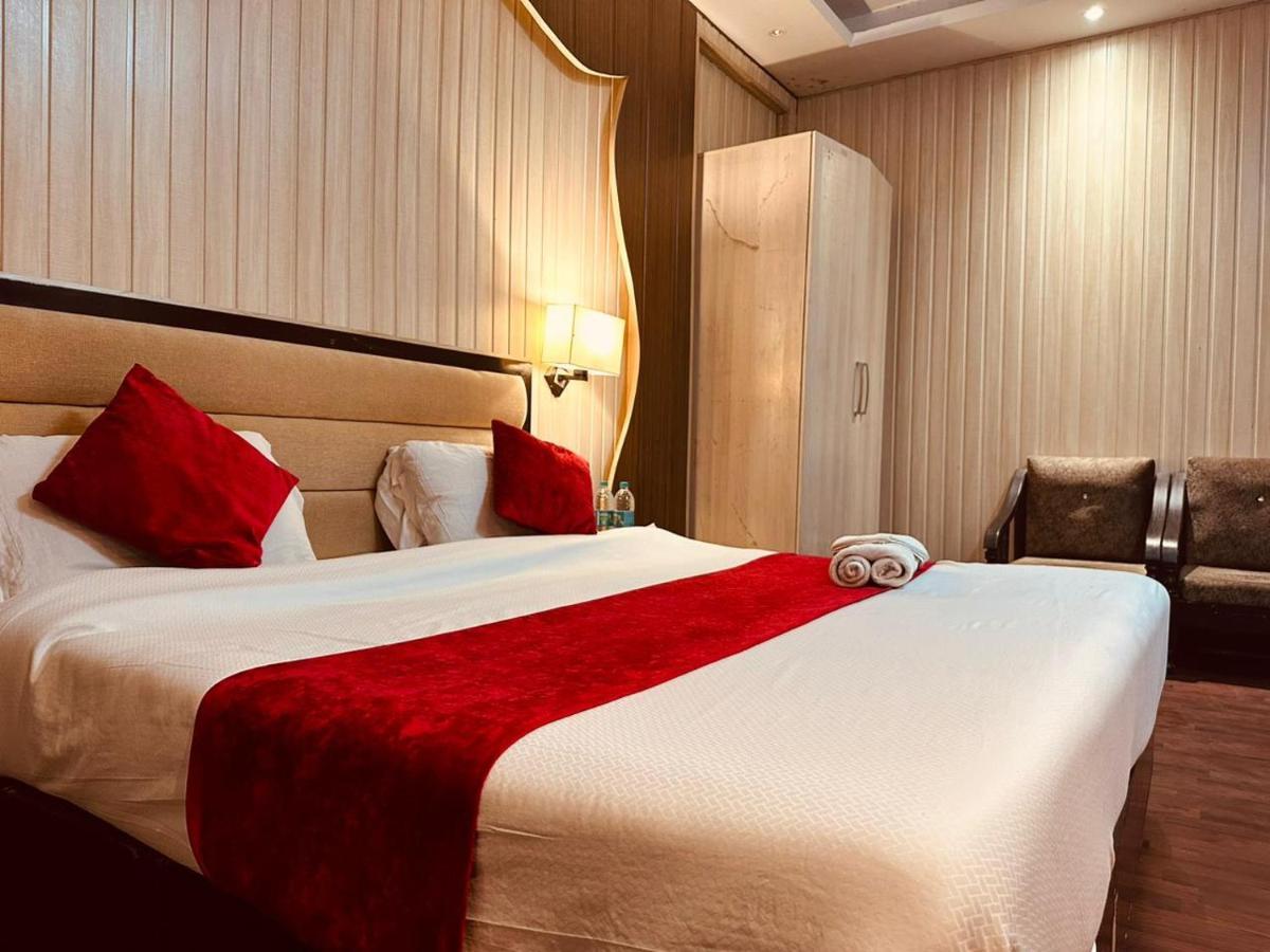 Hotel Royal Residency Manāli エクステリア 写真