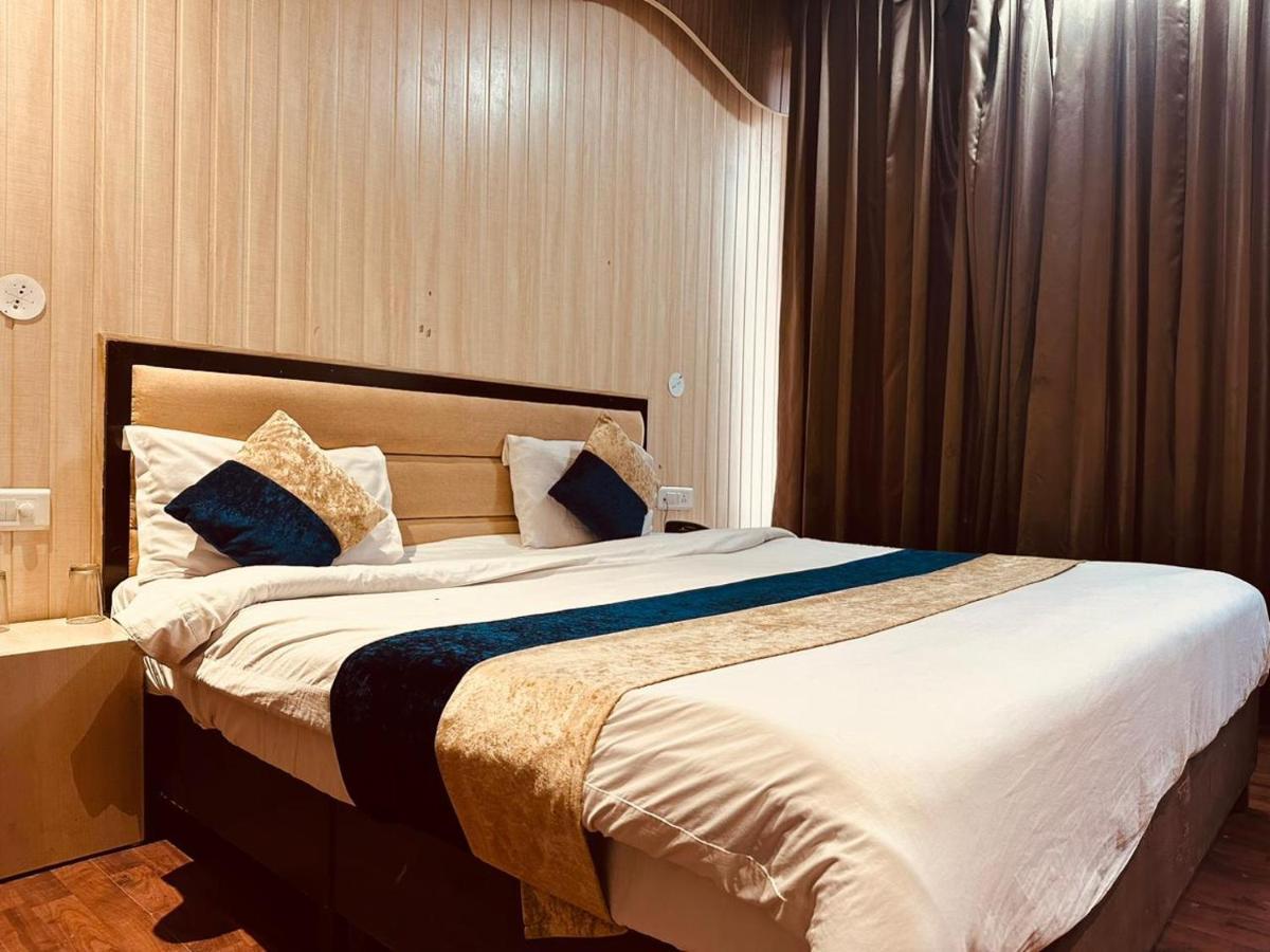 Hotel Royal Residency Manāli エクステリア 写真