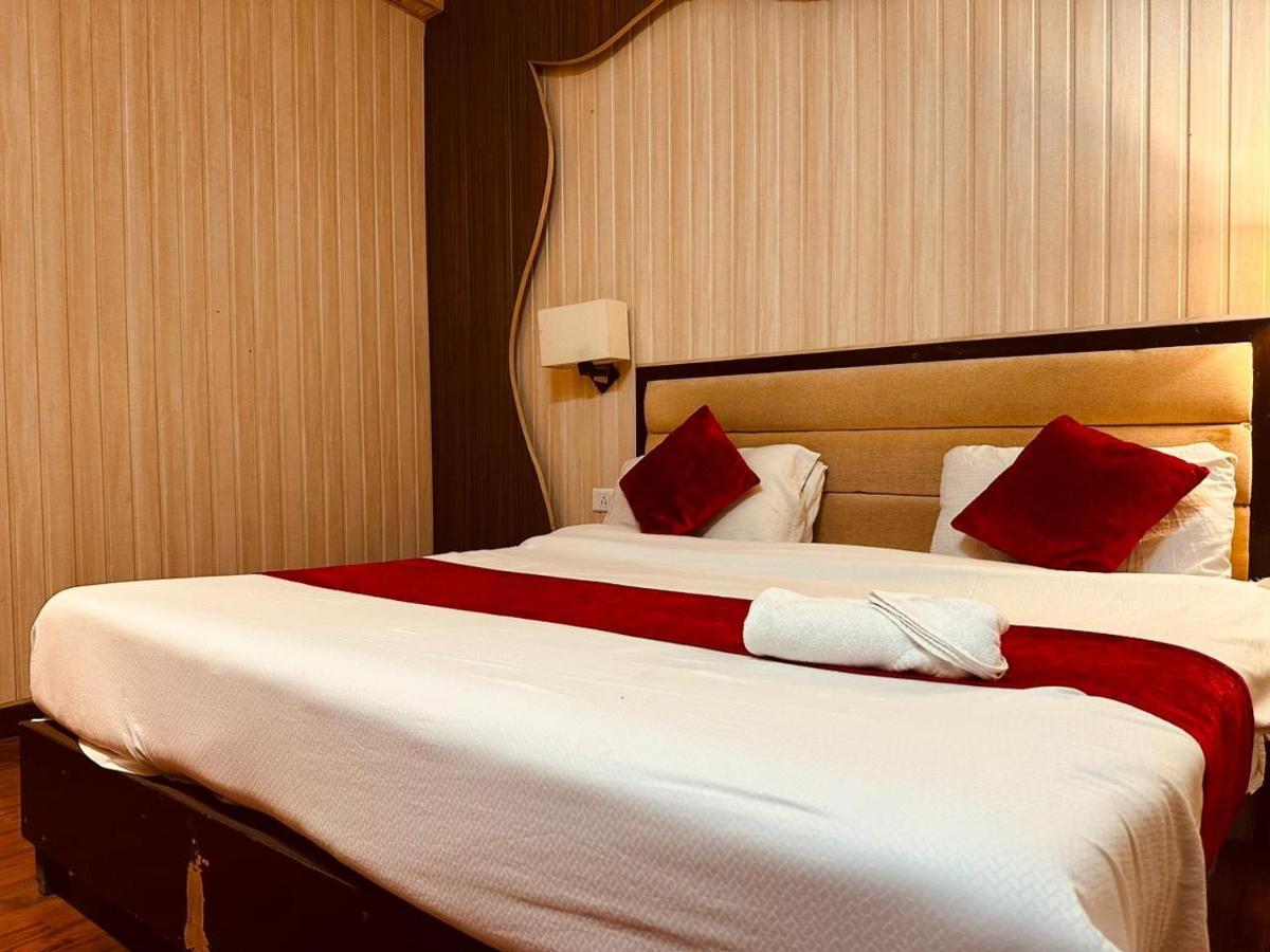 Hotel Royal Residency Manāli エクステリア 写真