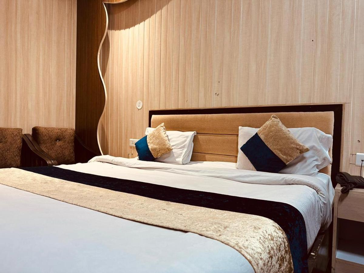 Hotel Royal Residency Manāli エクステリア 写真